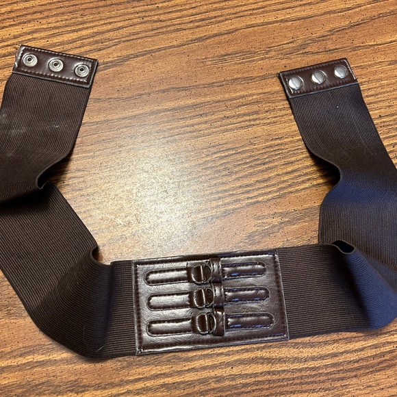 Signature brown dress with asymmetrical hem, quarter length sleeves, size 12 - Picture 6 of 9